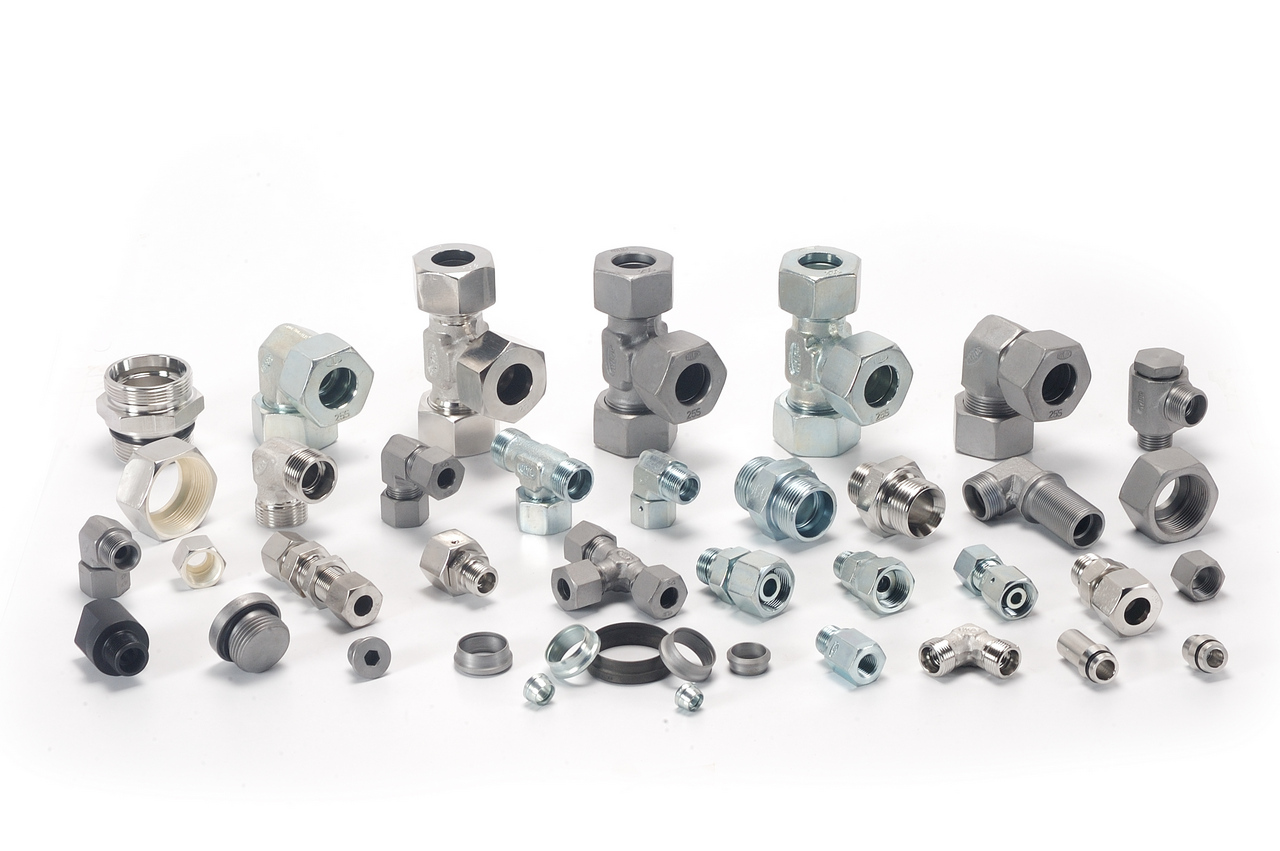 https://hyloc.co.in/wp-content/uploads/2023/02/What-are-the-features-and-applications-of-tube-fittings.jpg