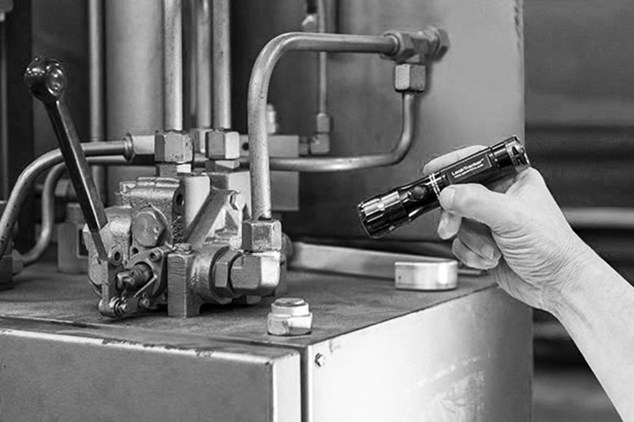 8 points to remember, When Hydraulic Fitting Leaks